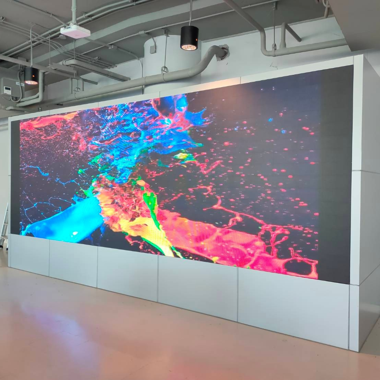 ผลงานติดตั้งจอ LED ในร่ม โคราช